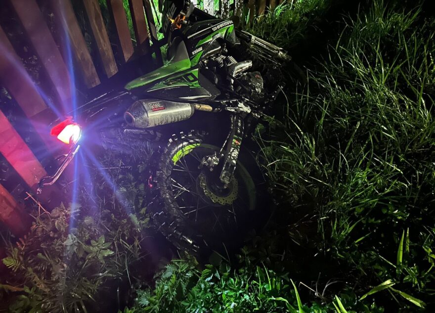 В Тверской области пьяный мотоциклист врезался в дорожный знак