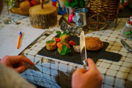 Аналитики назвали любимую еду у пассажиров российских поездов