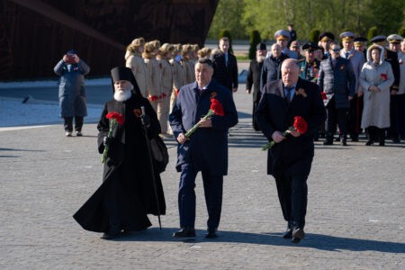 Губернатор Игорь Руденя в Ржеве принял участие в торжествах в честь Дня Победы