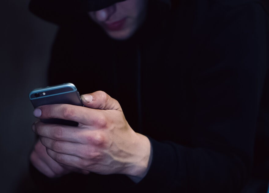 17-летний тверитянин обманывал пенсионеров по популярной схеме 17-летний тверитянин обманывал пенсионеров по популярной схеме