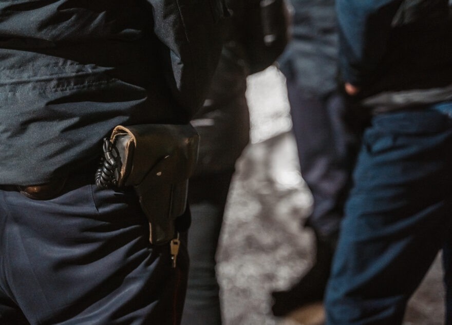 В Тверской области неадекватный мужчина пытался поджечь автомобиль