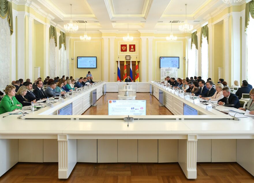 Игорь Руденя определил задачи по развитию системы мер поддержки семей с детьми в Тверской области