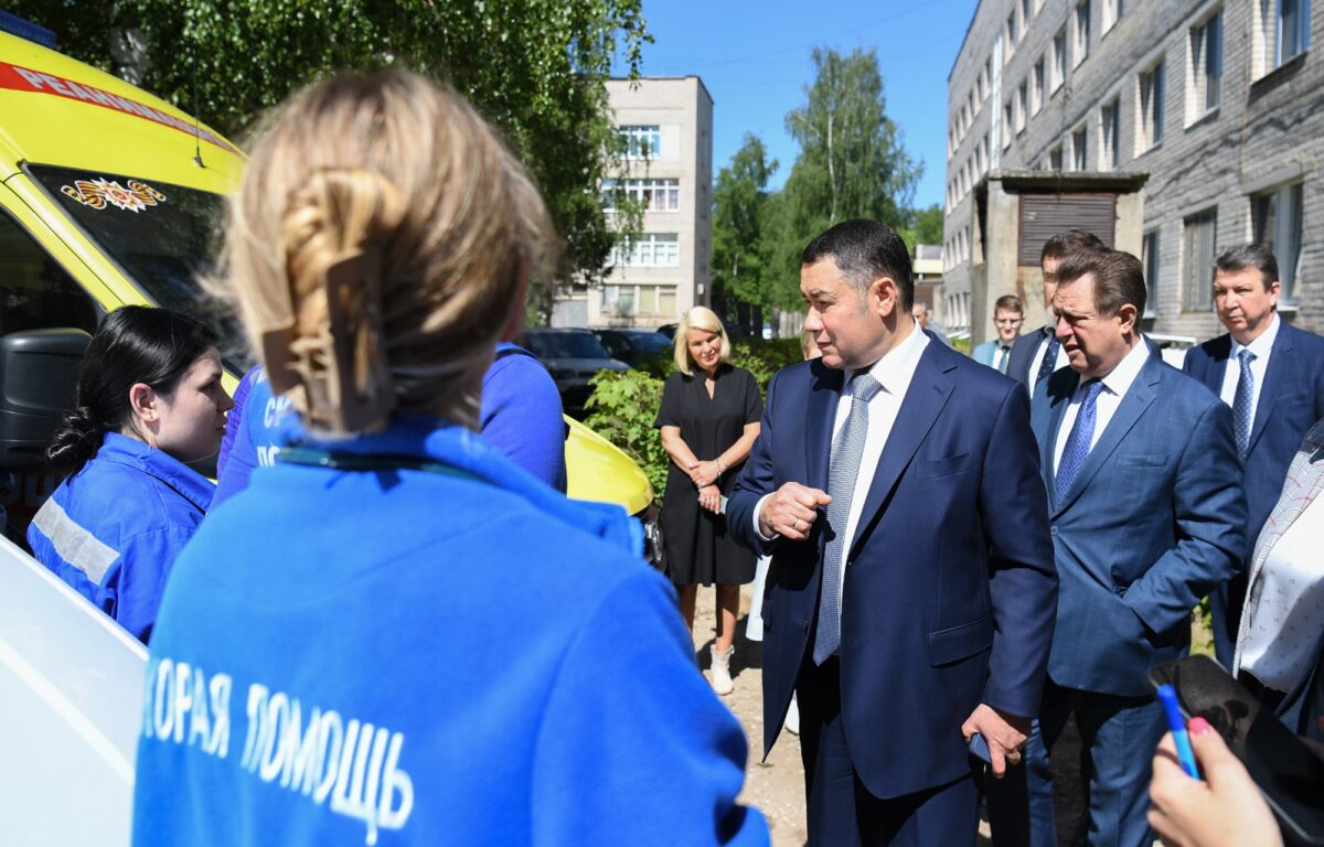 Губернатор Игорь Руденя в Конаковском округе посетил ЦРБ и станцию скорой помощи