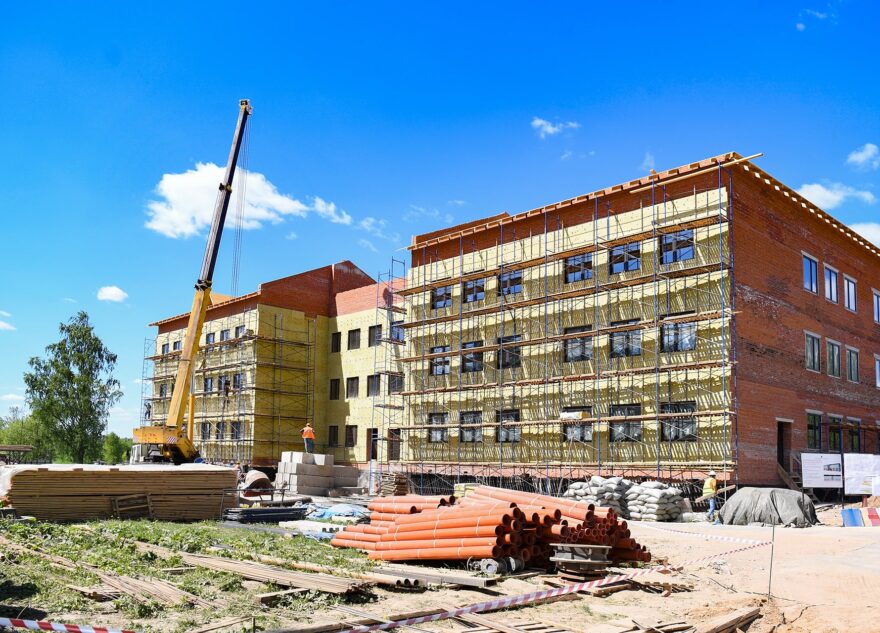 Две новые школы строят в Конаковском округе Тверской области