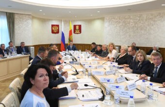 Игорь Руденя провёл заседание Межведомственной комиссии по земельным отношениям Игорь Руденя провёл заседание Межведомственной комиссии по земельным отношениям