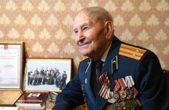 Фронтовика Ивана Кладкевича наградили орденом Александра Невского Фронтовика Ивана Кладкевича наградили орденом Александра Невского