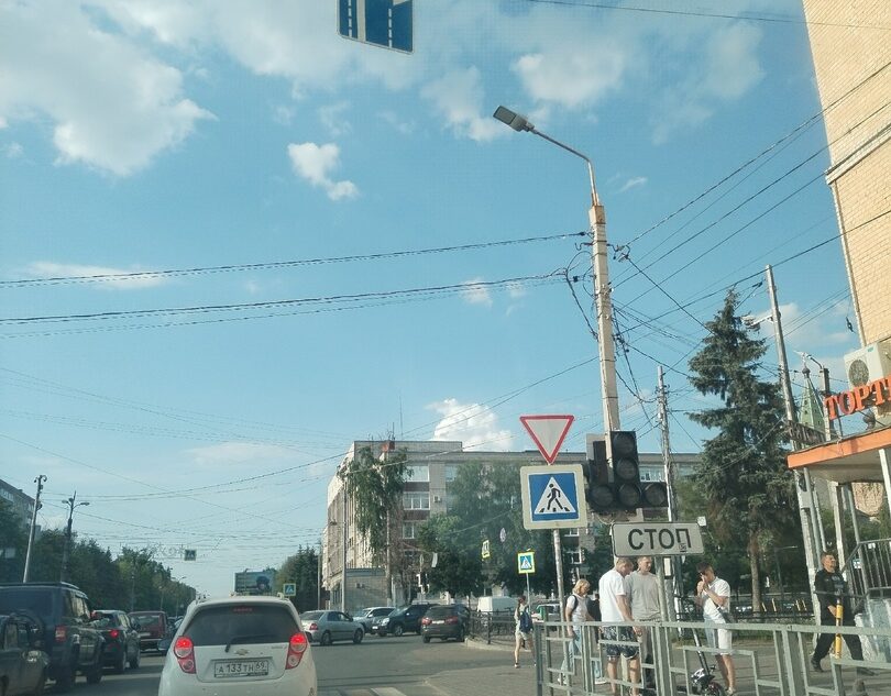 Жителям Твери рассказали об опасности на дороге