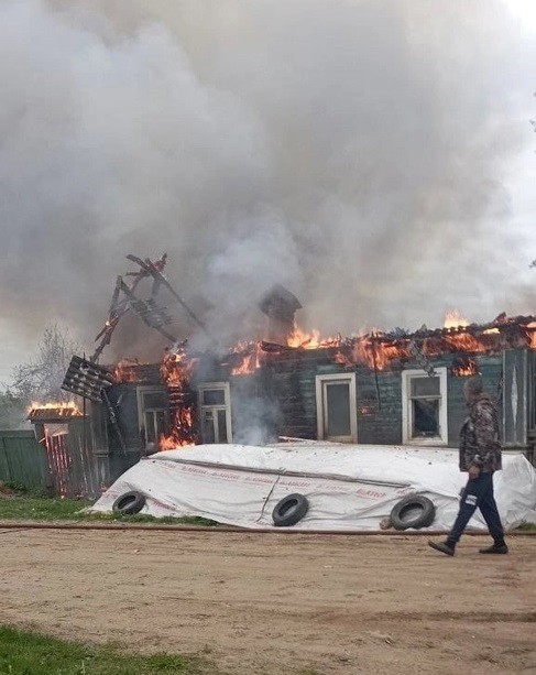 В Тверской области семья, потерявшая дом при пожаре, поблагодарила за помощь прихожан церкви В Тверской области семья, потерявшая дом при пожаре, поблагодарила за помощь прихожан церкви