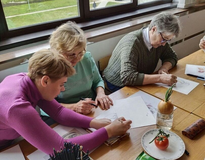 В Андреаполе Тверской области пенсионеров учили замечать прекрасное в простом