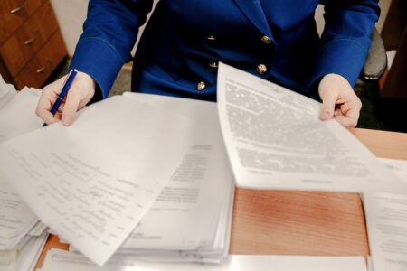 В Тверской области иностранец незаконно оформил отцовство над 3-летней девочкой