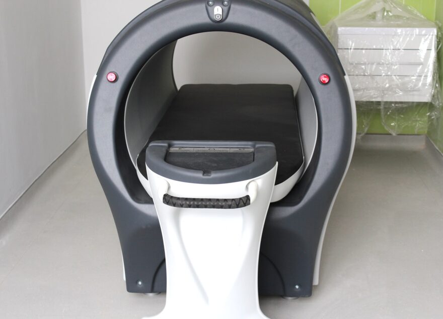 Областную клиническую больницу в Твери оснащают новым реабилитационным оборудованием