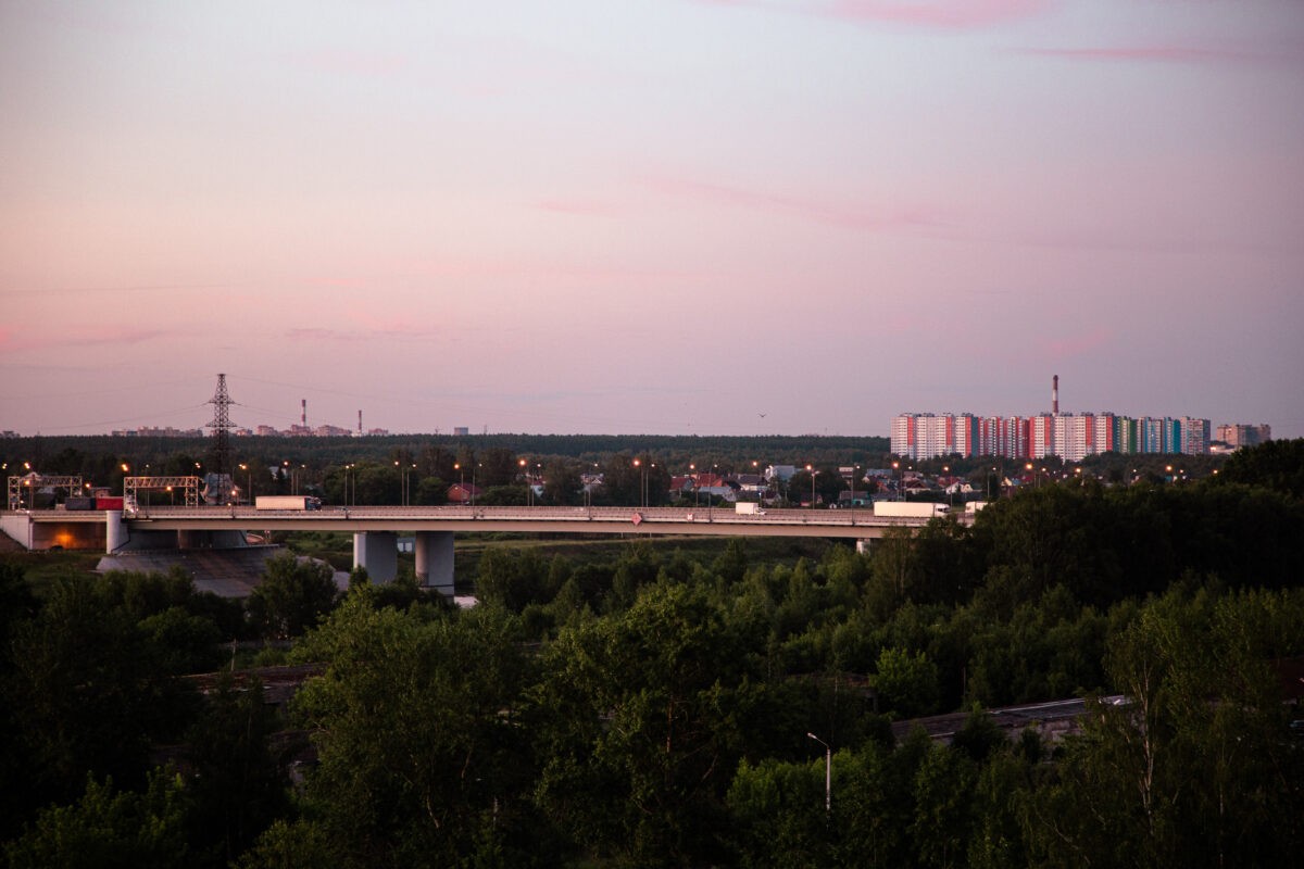 Женщина, выехавшая под серый «Форд» в Твери, пообещала компенсировать вину сладостями
