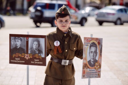 В Госдуме предложили перенести очное шествие «Бессмертного полка» на лето