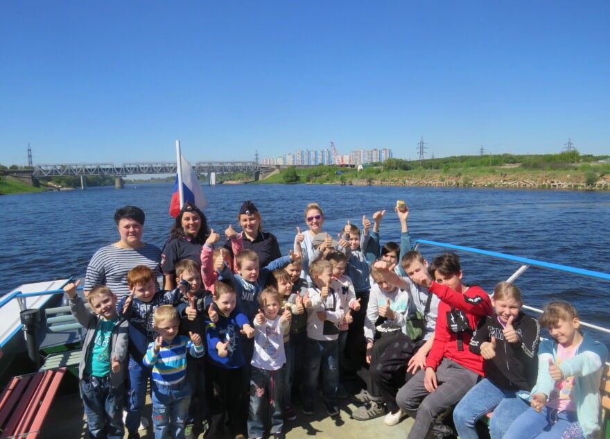 В Твери для воспитанников социально-реабилитационного центра «Мой семейный цент» была организована речная прогулка по Волге