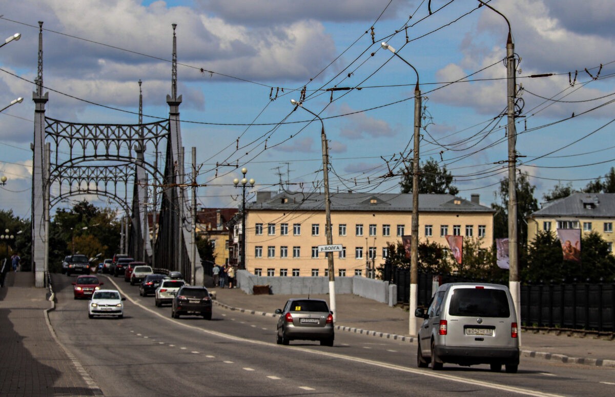 Автоэксперт рассказал, почему в салоне автомобиля может пахнуть бензином |  ТОП Тверь новости