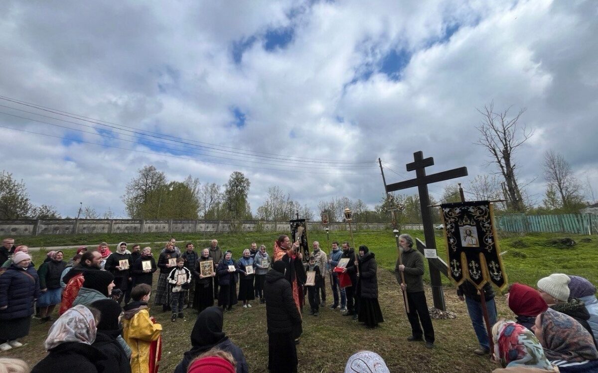 В Тверской области прошли крестным ходом до загадочного места явления иконы  | ТОП Тверь новости