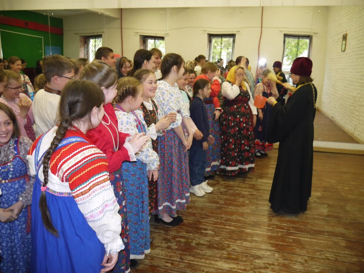 «Весна красна»: в Твери прошёл пасхальный фестиваль детских фольклорных коллективов