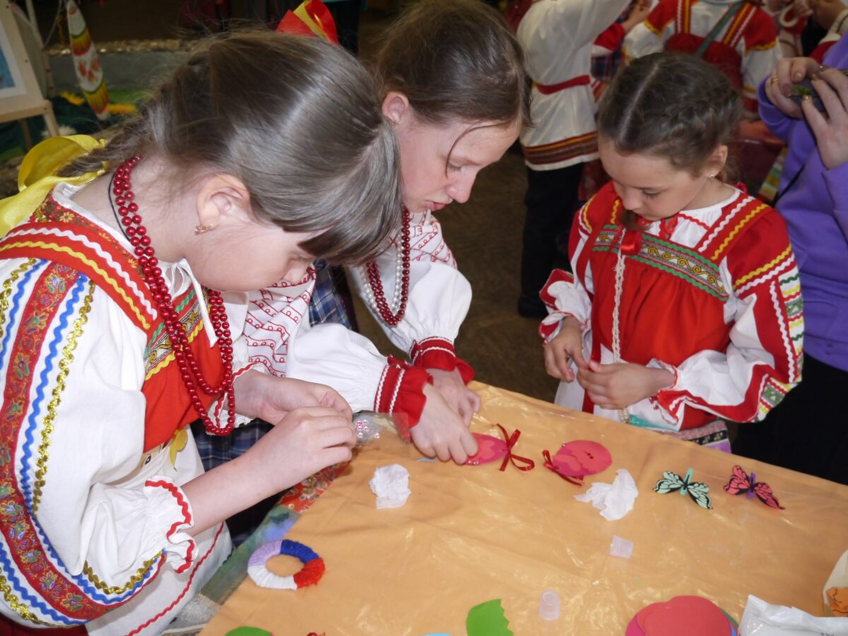 «Весна красна»: в Твери прошёл пасхальный фестиваль детских фольклорных коллективов