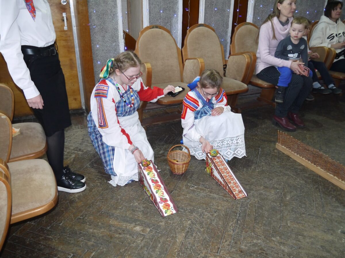 «Весна красна»: в Твери прошёл пасхальный фестиваль детских фольклорных коллективов