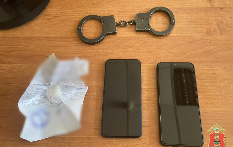В Твери задержали пару, подозреваемую в сбыте наркотиков