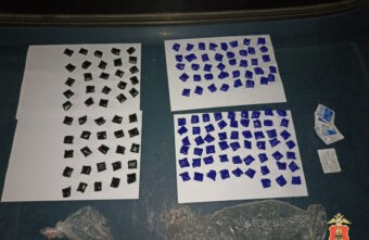 В Тверской области поймали водителя, перевозившего больше 100 свёртков с наркотиком В Тверской области поймали водителя, перевозившего больше 100 свёртков с наркотиком