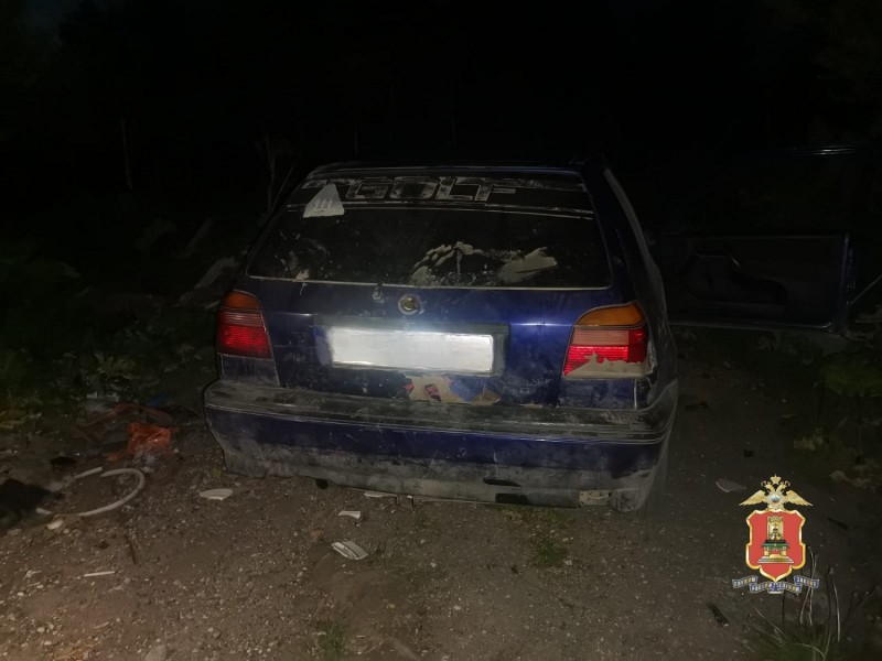 Житель Тверской области угнал автомобиль из-за расстроенной женщины Житель Тверской области угнал автомобиль из-за расстроенной женщины