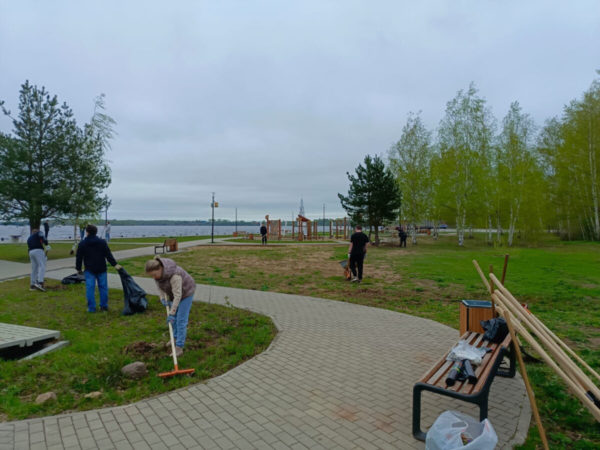 Калязинцы присоединились к Всероссийскому субботнику