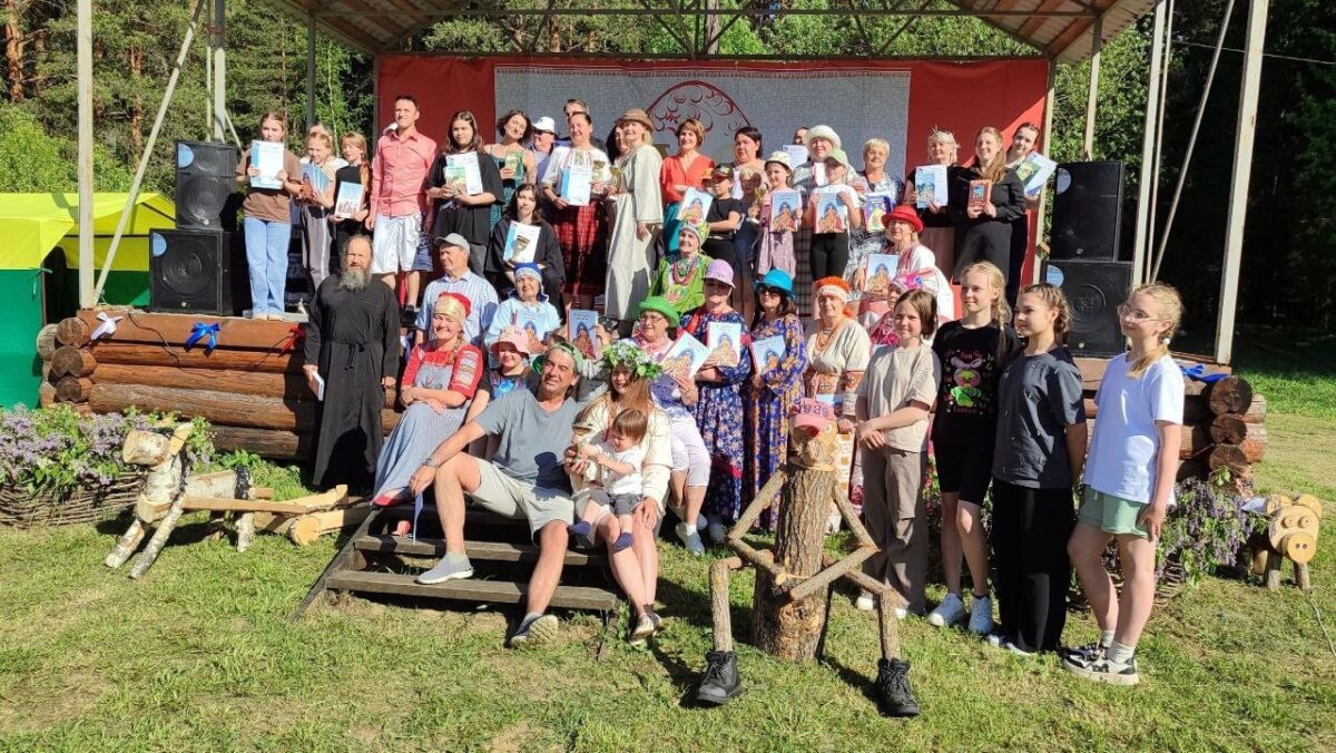 Центр старшего поколения Лихославля выступил на "Алтаре Отечества"