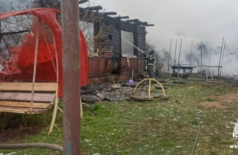 В Тверской области в пожаре сгорели два дома и две Газели