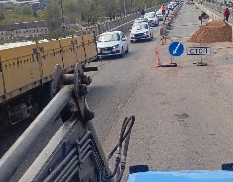 В Тверской области идут ремонтные работы на мосту через Волгу