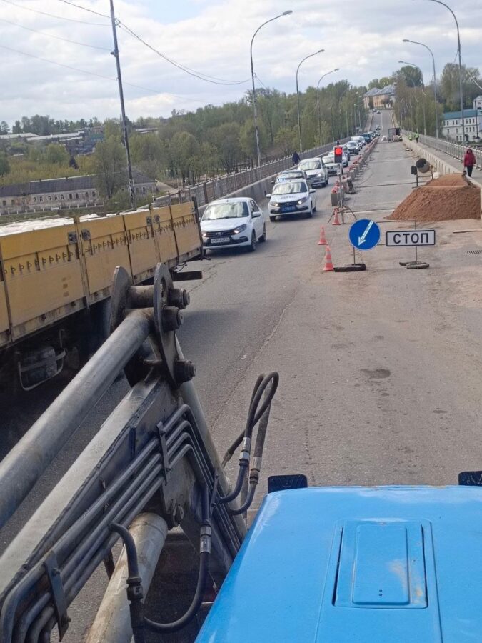 В Тверской области идут ремонтные работы на мосту через Волгу
