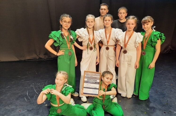 Команда «Девочки» из Оленино заняла третье место в финале Тверской региональной юниор-лиги КВН