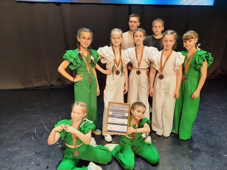 Команда «Девочки» из Оленино заняла третье место в финале Тверской региональной юниор-лиги КВН