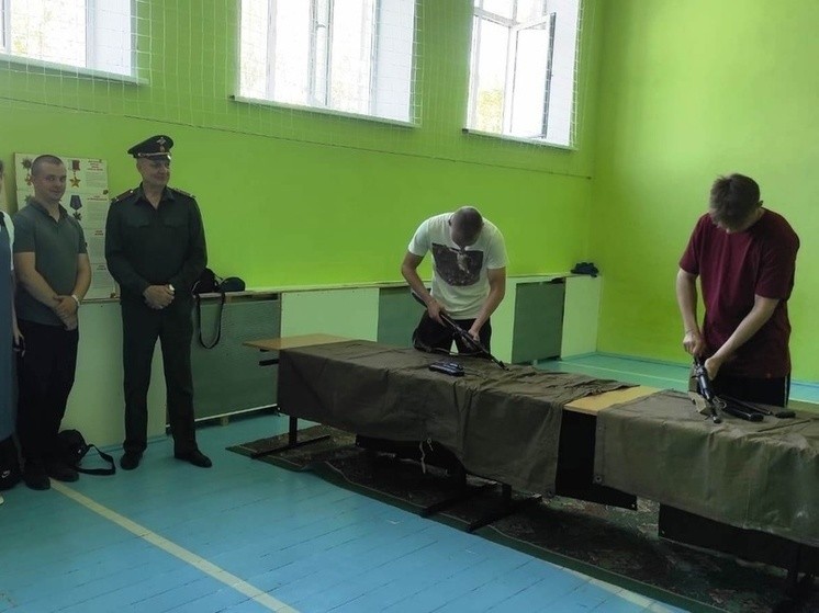 Андреапольские школьники проходят курс начальной военной подготовки