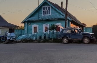 Ночью в Тверской области столкнулись легковушка и лесовоз