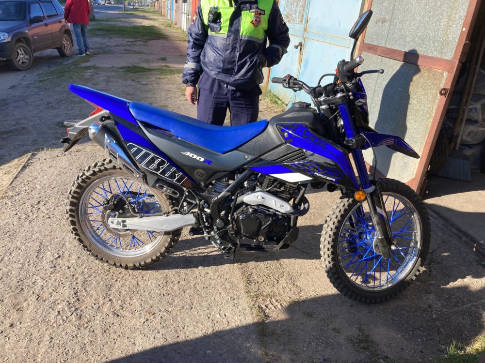 В Тверской области несовершеннолетний на мотоцикле врезался в Ладу