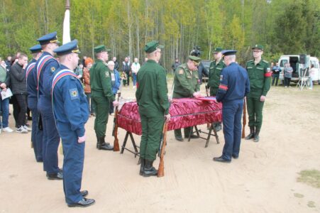 В Тверской области проводили в последний путь 51-летнего героя-десантника