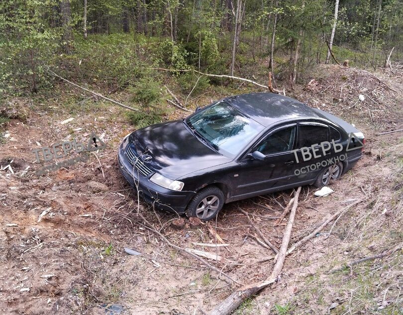 В кювете под Тверью нашли пустую машину