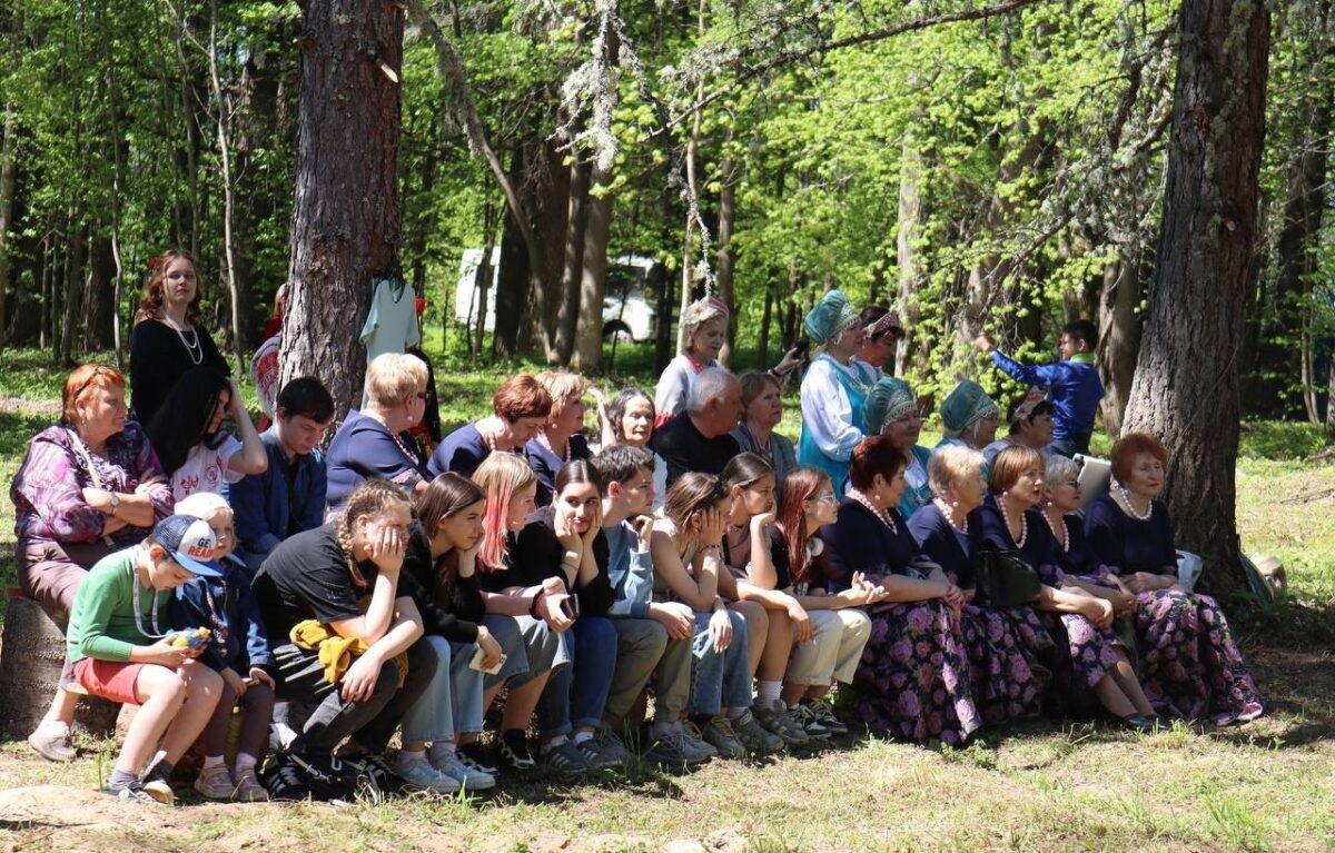 Волонтеры расчистили парк в Тверской области, где Пушкин писал Онегина