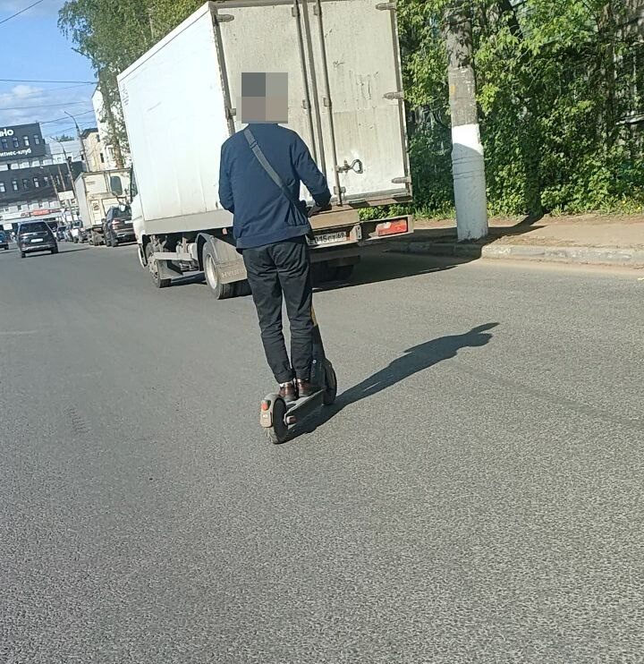 В Твери начали активно штрафовать электросамокатчиков В Твери начали активно штрафовать электросамокатчиков