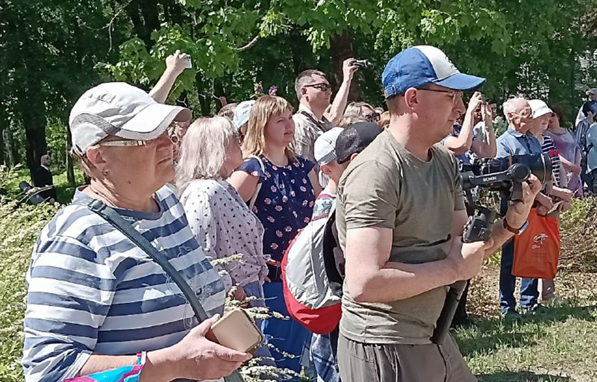 Праздник «Сиреневое Домотканово» в Тверской области посвятили художнику Владимиру Дервизу