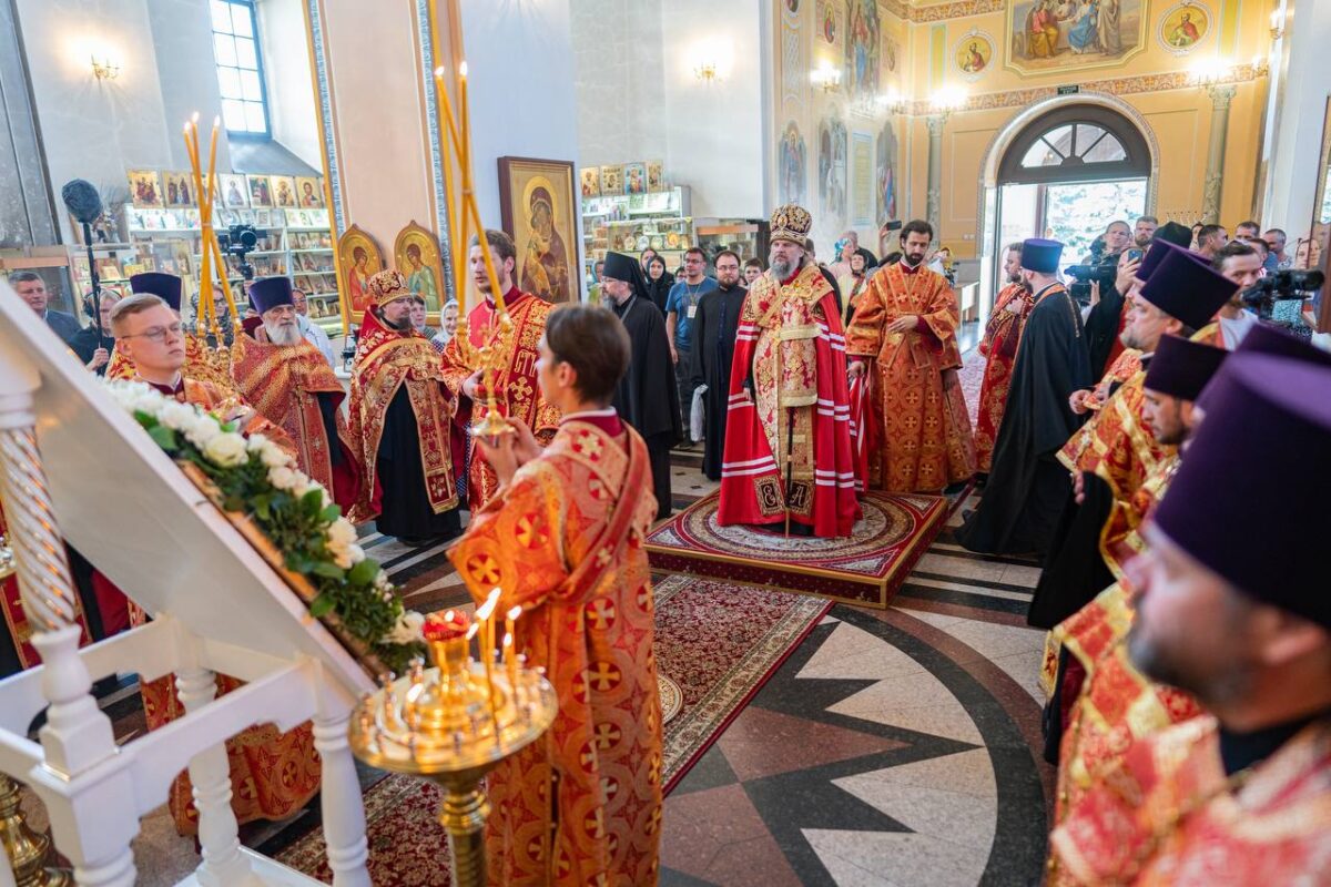 В Тверь прибыла старейшая лаврская икона святого благоверного князя Александра  Невского | ТОП Тверь новости