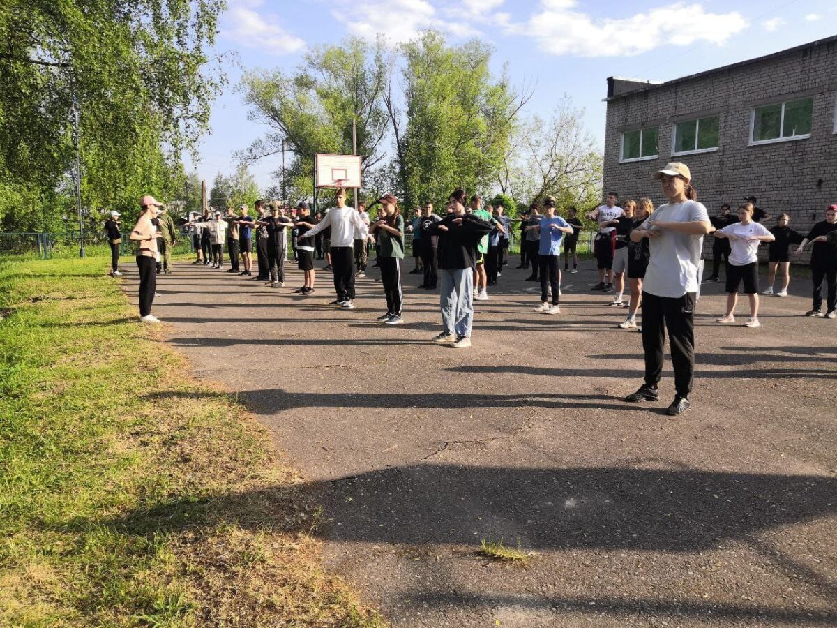 В Тверской области проходят учебные сборы по основам военной службы для школьников и студентов