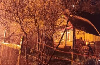 Ночью в Тверской области загорелся нежилой дом