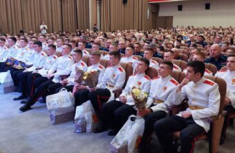 В Тверском суворовском военном училище прошел последний звонок В Тверском суворовском военном училище прошел последний звонок