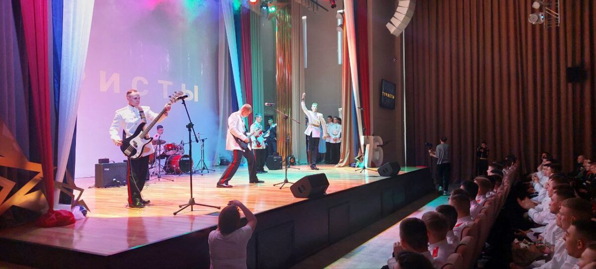 В Тверском суворовском военном училище прошел последний звонок