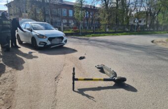 17-летний парень пострадал в ДТП с участием электросамоката и "Хёндая" в Твери 17-летний парень пострадал в ДТП с участием электросамоката и "Хёндая" в Твери