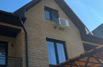 3-летний мальчик выпал из окна дома в деревне под Тверью 3-летний мальчик выпал из окна дома в деревне под Тверью