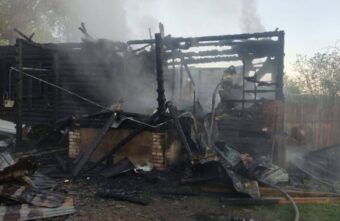 Опубликовано видео с места пожара в Тверской области, где нашли тело ребенка Опубликовано видео с места пожара в Тверской области, где нашли тело ребенка