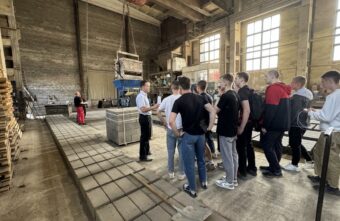 Больше 500 школьников и студентов с начала года посетили предприятия Тверской области Больше 500 школьников и студентов с начала года посетили предприятия Тверской области